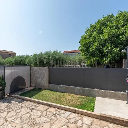 Zara Апартаменты Вишнян